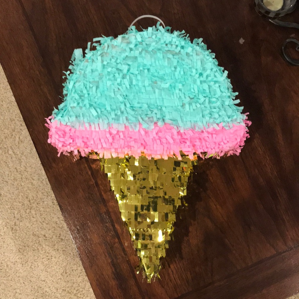 Ice cream cone  piniata